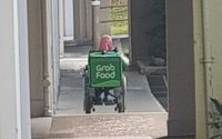 pemandu grab food
